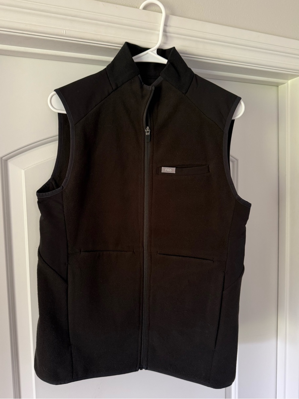 FIGS Women’s On-Shift Fleece Vest - Black